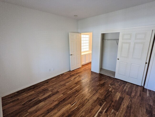Building Photo - 9361 Fresh Spring Dr