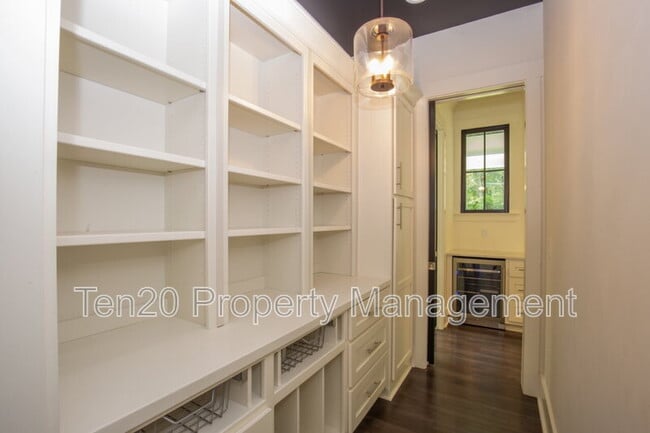 Building Photo - 1 Millington Ct