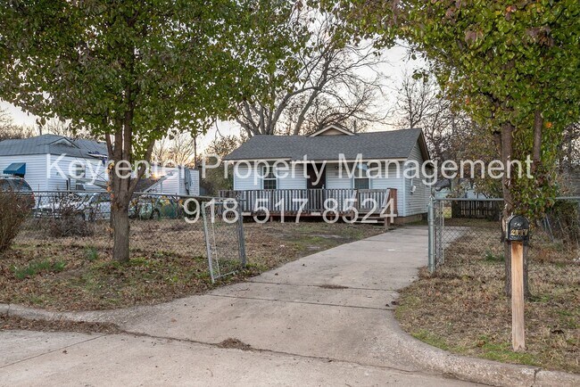 Building Photo - 2 Bed | 1 Bath East Tulsa with Spacious Back yard!