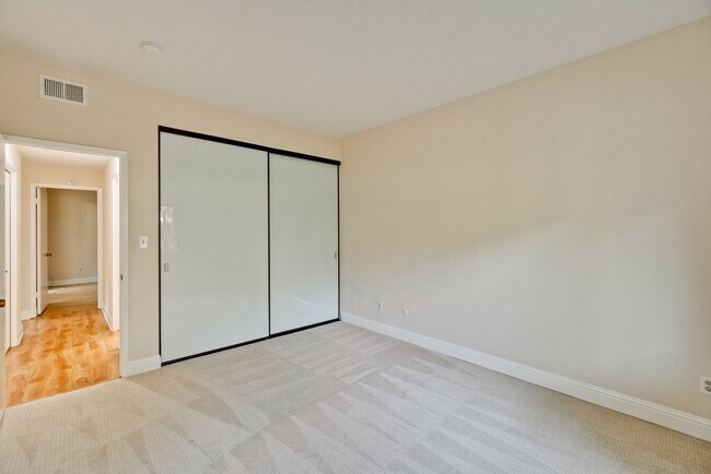 Building Photo - 3 bedroom 2 bath Townhome - Greenmeadow Neighborhood Palo Alto!  $6800