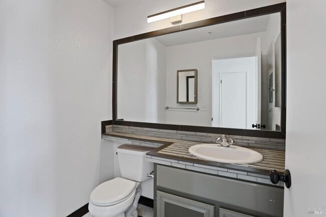 Building Photo - 219 Sea Crest Cir