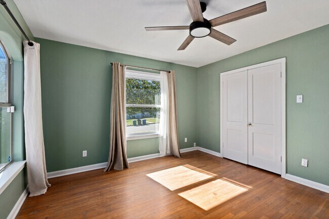 Building Photo - Classic home in the heart of Terrell Heights