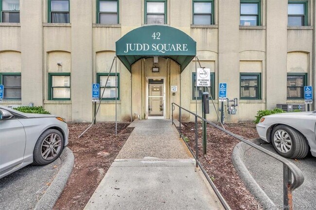 Primary Photo - 438 Judd Square