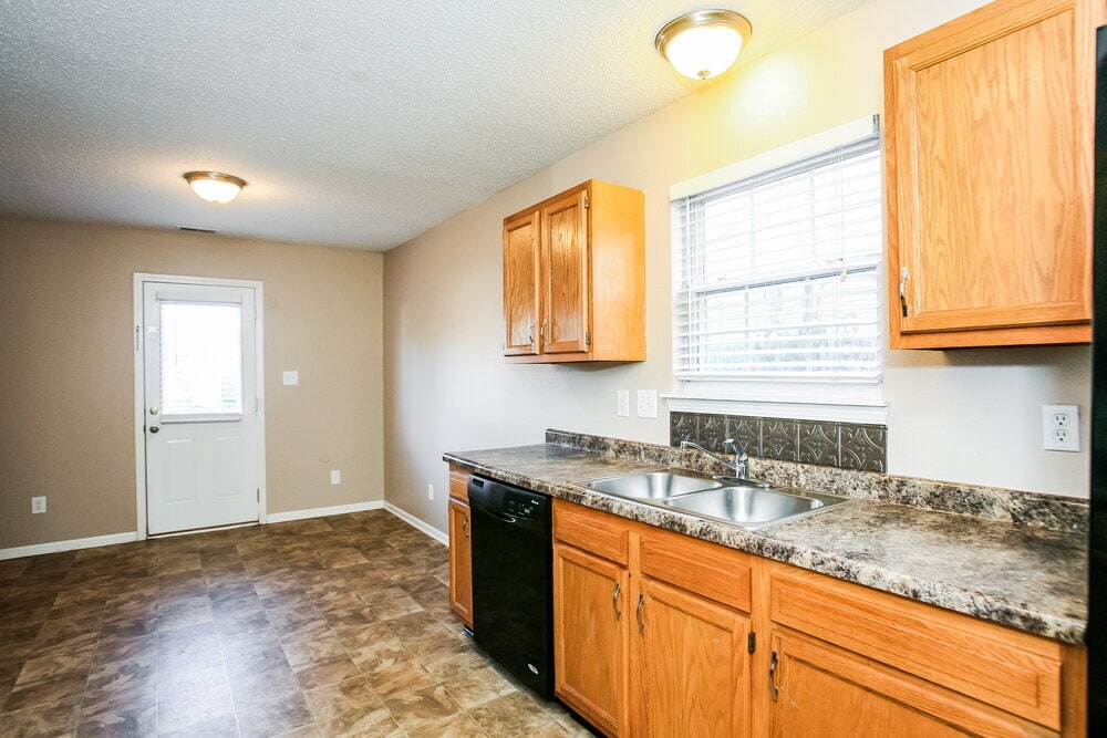 Building Photo - 5202 Sandy Forge Dr