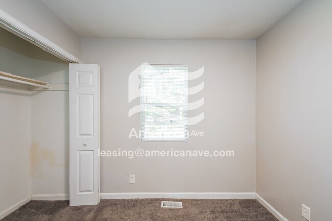 Building Photo - 3608 N Sadlier Dr
