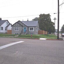 Building Photo - Nice Corner Lot