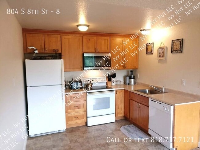 Building Photo - 804 S 8th St