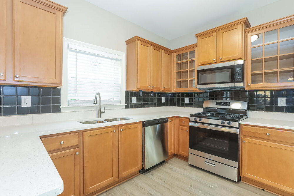 Building Photo - 1813 Temple Park Dr SW