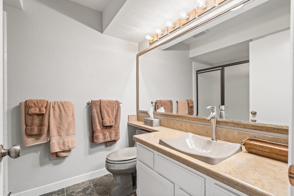 Primary Bedroom's on suite bathroom - 86 Pelican Ln