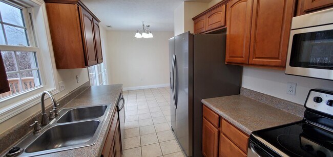 Building Photo - 172 Beth Ln