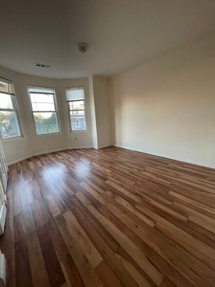 Building Photo - 4840 N Camac St