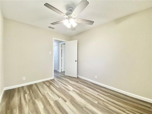 Building Photo - 2110 Blue Meadow Dr