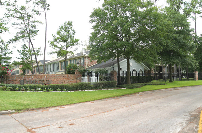 Building Photo - Bayou Oaks Apartments