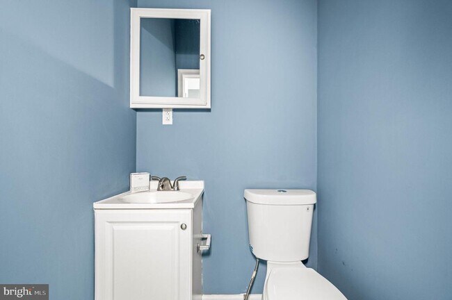 Building Photo - 1510 W York St