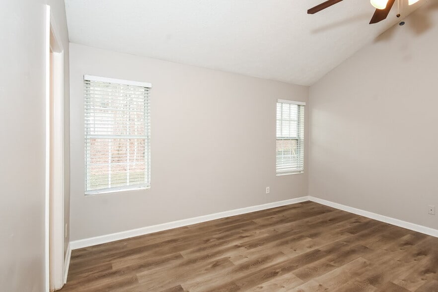 Building Photo - 3082 Sentinel Cir