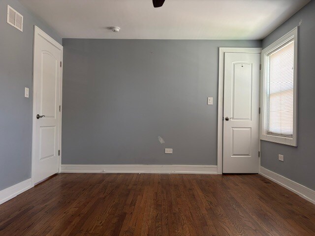 Building Photo - 5129 W 64th Pl