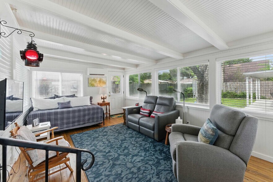 Building Photo - 175 Fredericksburg Rd