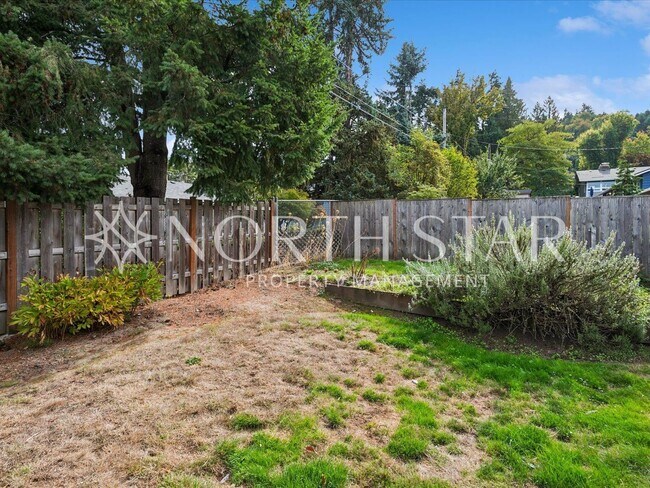 Building Photo - Charming Updated One-Level Home with Spacious Yard in Lake Oswego