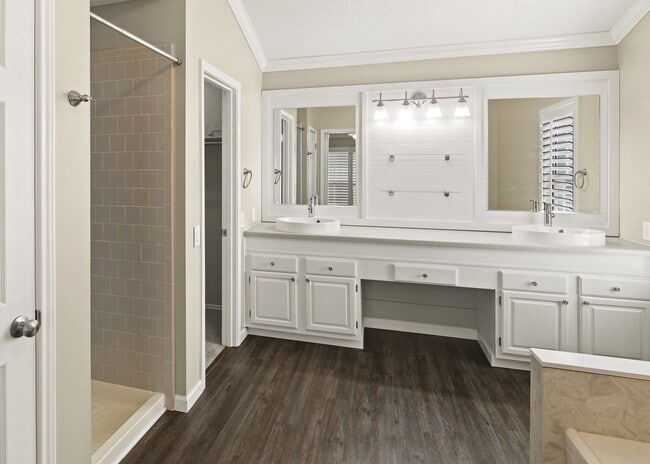 Building Photo - "Spacious 3-Bed Sanctuary with 2.5 Baths o...