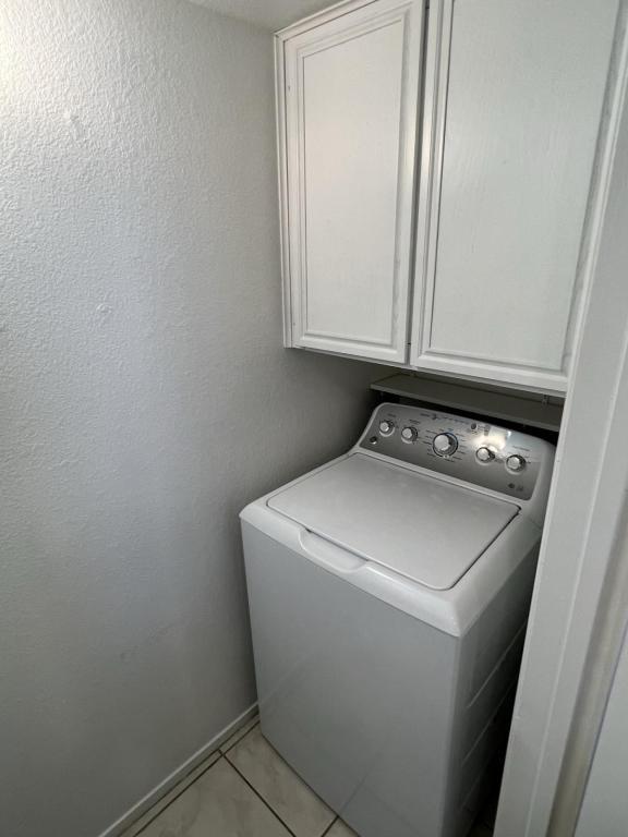 Building Photo - 7570 W Flamingo Rd