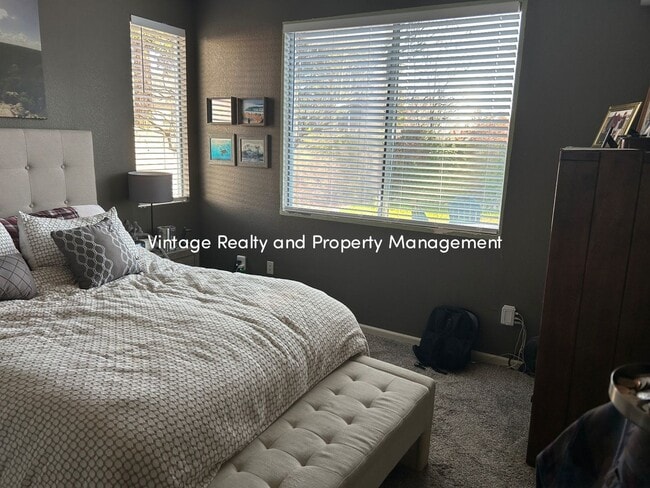 Building Photo - Charming Single-Story 3 Bedroom Home In South Natomas!!!