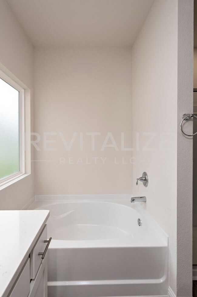 Building Photo - 14543 Dayton Cir