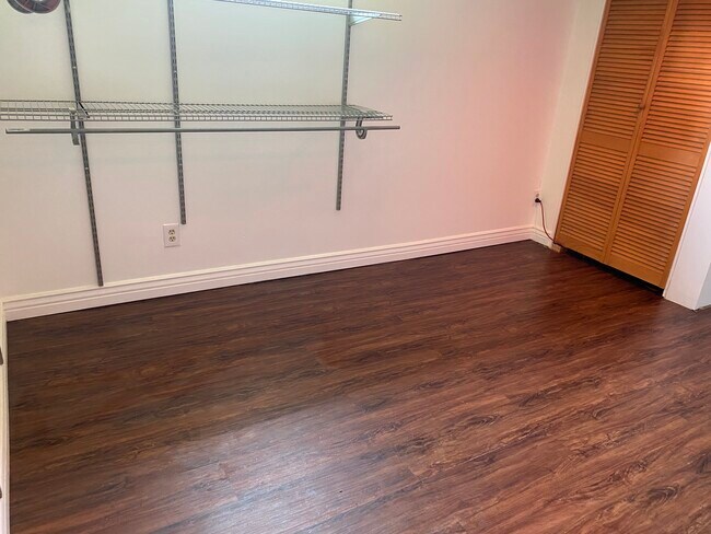 Building Photo - 510 E King St