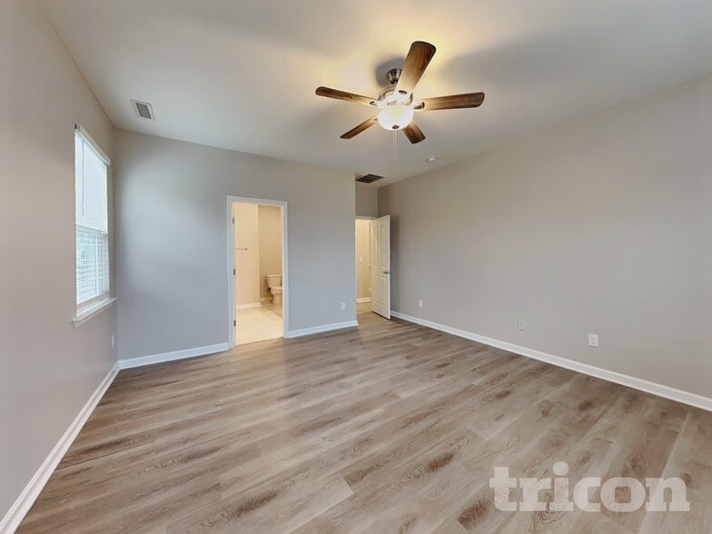 Building Photo - 932 Avondale Dr