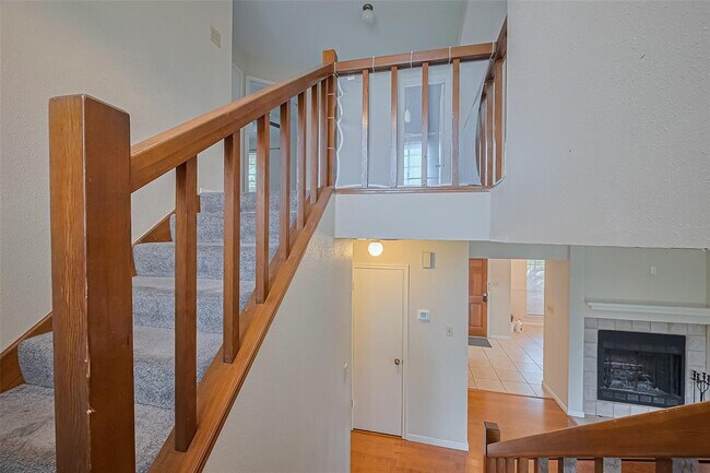 Building Photo - 3812 Redbud Dr