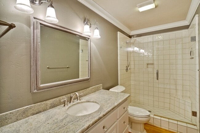 Building Photo - Stunning two-story spacious home on tranquil tree-lined street.