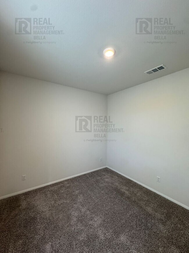 Building Photo - Gorgeous Menifee Pool Home with Downstairs...