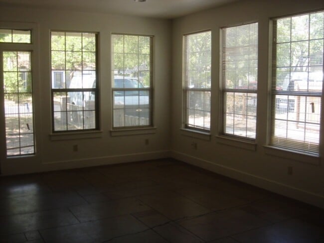 Building Photo - 5101 Martin Ave