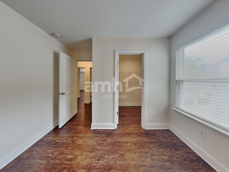 Building Photo - 134 McBee St