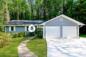 Building Photo - 3 Bedroom Pet-Friendly Home in ELLENWOOD, GA with Main Street Renewal