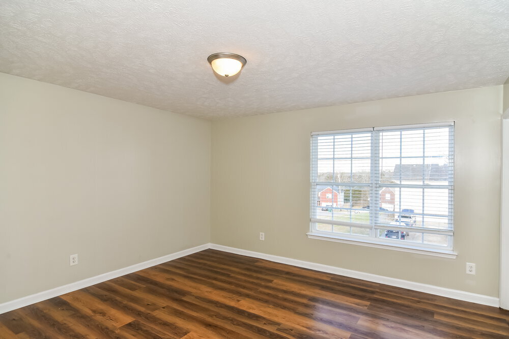 Building Photo - 176 Lyndhurst Dr