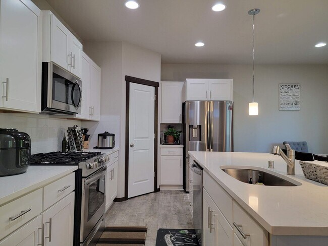 Building Photo - Available in May - 3bed home at The Reserve – Close to ferries, shopping and dining!