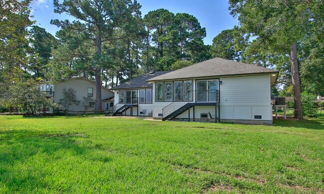 Building Photo - 14535 Diamondhead N