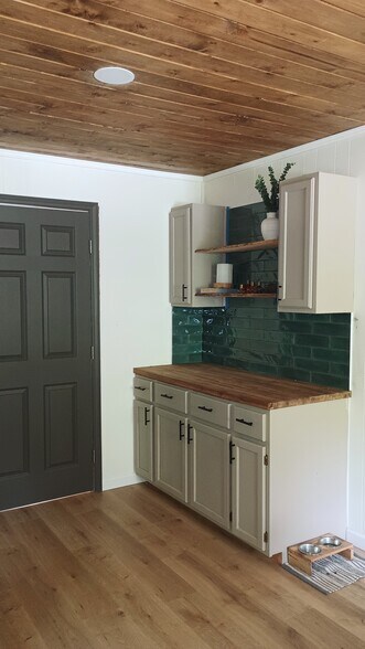 Building Photo - 615 Tank Hill Rd