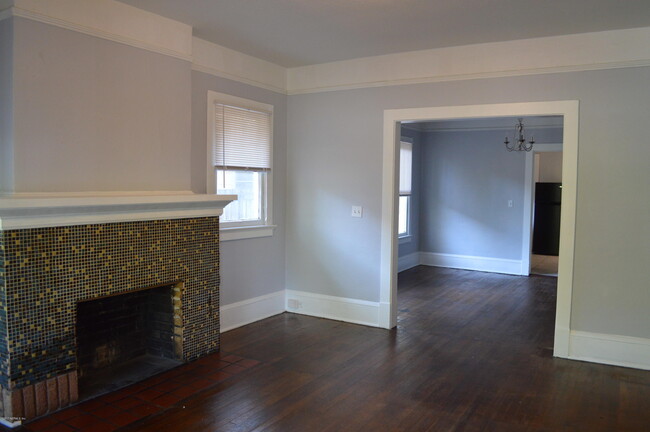 Building Photo - 2536 Phyllis St