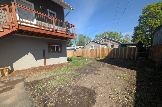 Building Photo - Modern One-Bedroom Above-Garage Apartment in Central Missoula