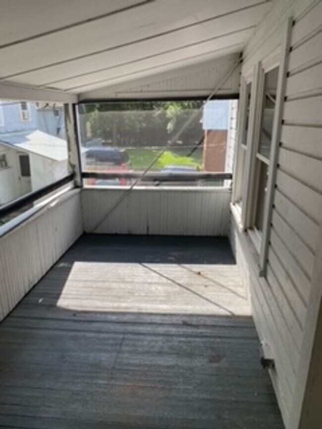 Building Photo - 31 Chapel St