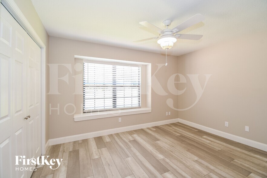 Building Photo - 11828 Merganser Way