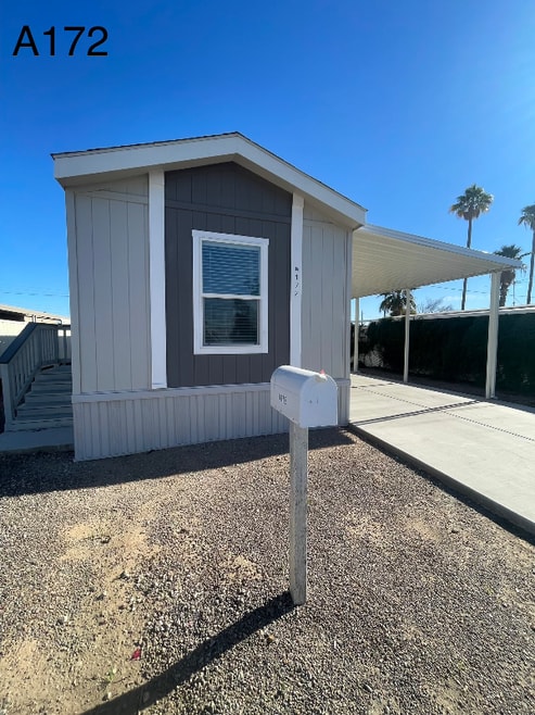 Building Photo - 5201 W Camelback Rd