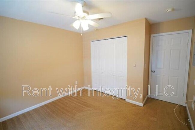 Building Photo - 2186 Timberwood Cir N
