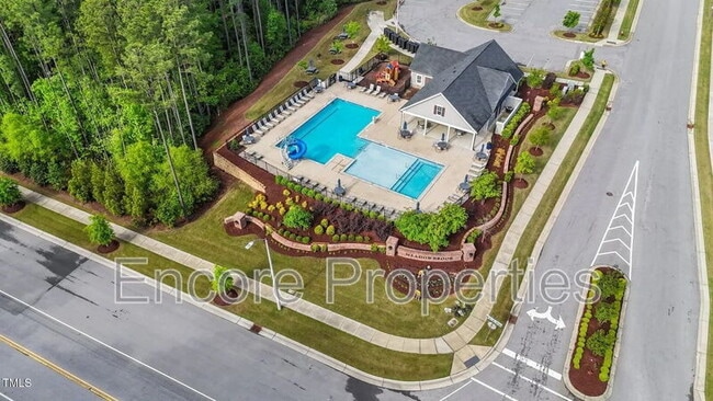 Building Photo - 2211 Montebell View Dr