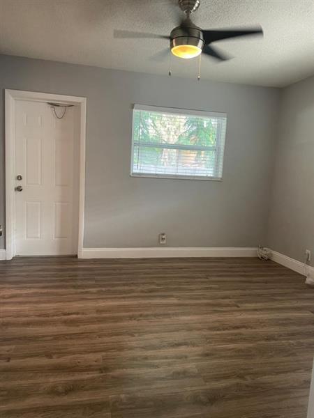 Building Photo - 732 SE 15th St