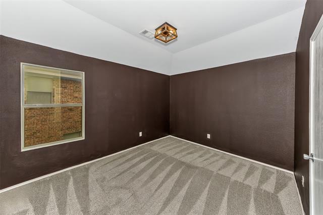 Building Photo - 1020 Breeders Cup Dr