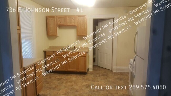 Building Photo - 736 E Johnson St