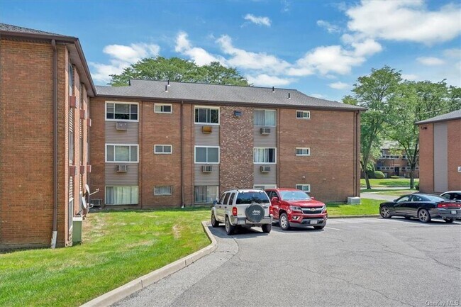 Building Photo - 24 Tanager Rd