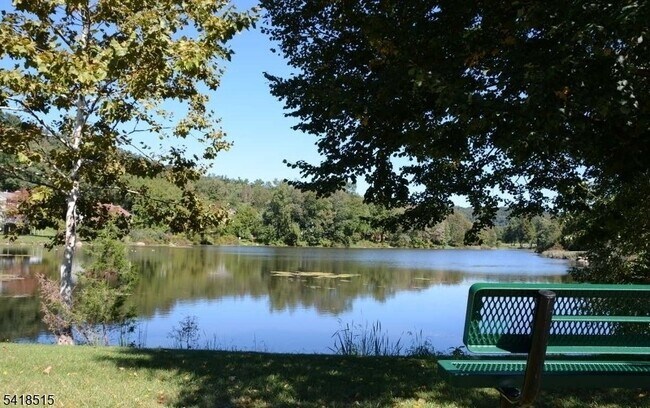 Building Photo - 64 Goldfinch Dr